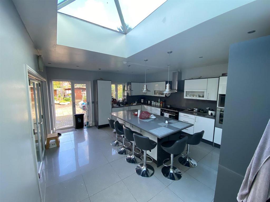 Fitted Kitchen: