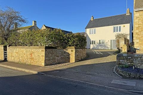 3 bedroom cottage to rent, High Street, Ketton