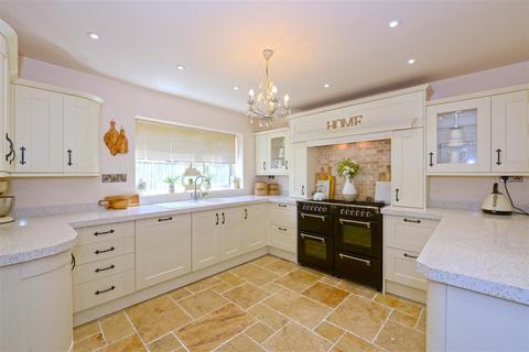 5 bedroom detached house for sale, Welshpool Road, Bicton Heath, Shrewsbury