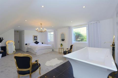 5 bedroom detached house for sale, Welshpool Road, Bicton Heath, Shrewsbury