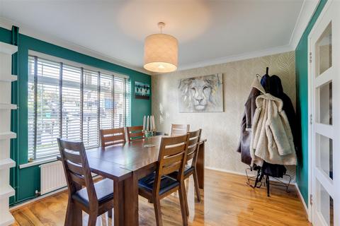 4 bedroom semi-detached house for sale, Cherry Orchard Mount, Nottingham NG5