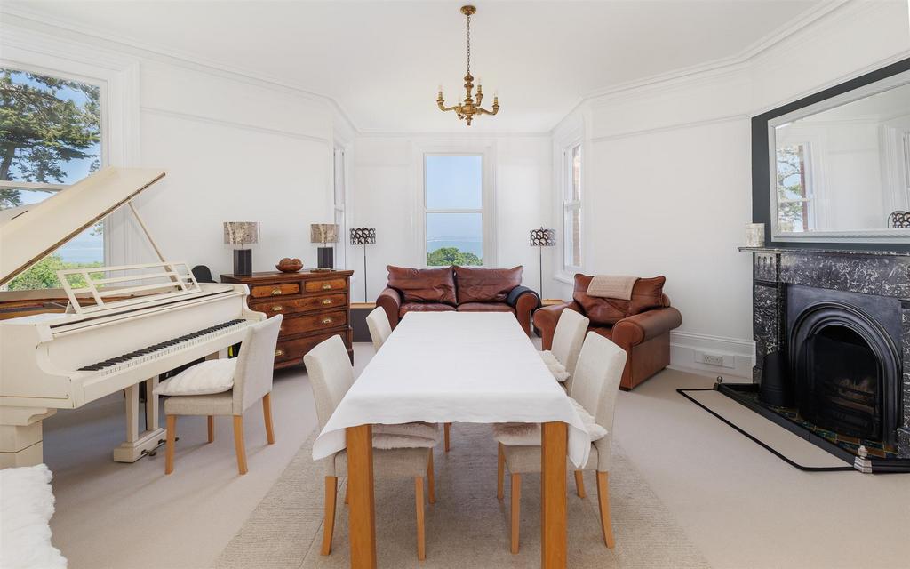Sitting/Dining Room