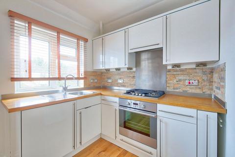 1 bedroom maisonette to rent, Fielding Avenue, Twickenham TW2