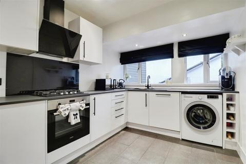 4 bedroom semi-detached house for sale, Elm Close, Kidsgrove, Stoke-On-Trent