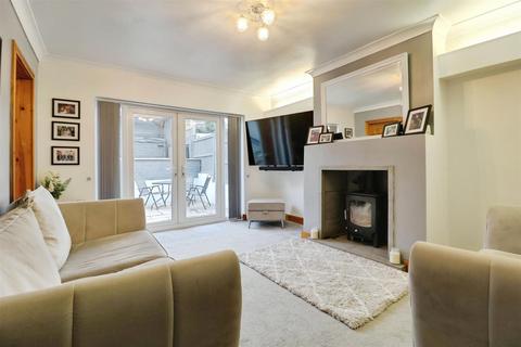 4 bedroom semi-detached house for sale, Elm Close, Kidsgrove, Stoke-On-Trent