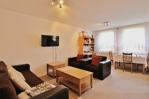 1 bedroom flat to rent, Lily Close, St Paul's Court, Hammersmith, W14