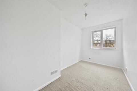 2 bedroom flat for sale, Greenslade Road, Barking