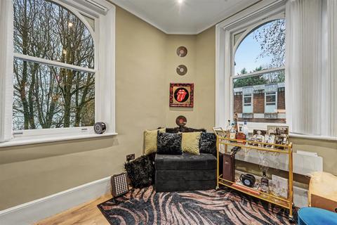 1 bedroom apartment to rent, Hampstead High Street, Hampstead, London, NW3