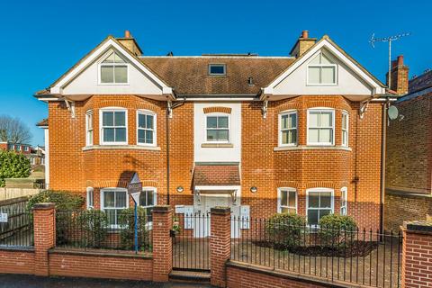 1 bedroom flat to rent, Holly Road, Twickenham TW1