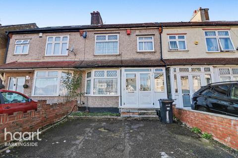 3 bedroom terraced house for sale, Horns Road, Barkingside