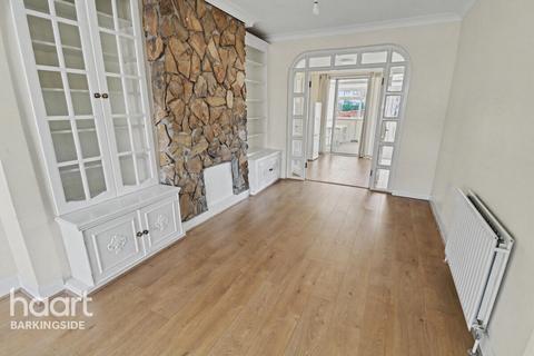 3 bedroom terraced house for sale, Horns Road, Barkingside