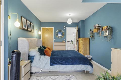 3 bedroom house for sale, Canning Square, Enfield