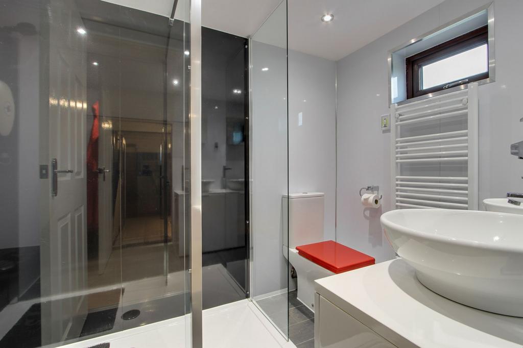 Ensuite
