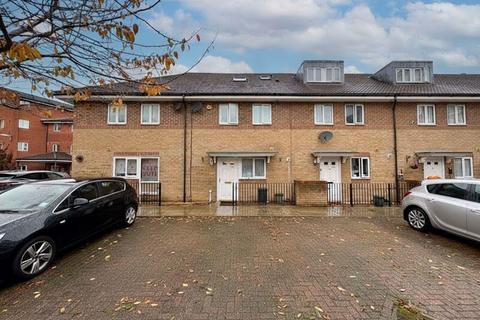 3 bedroom terraced house for sale, Carmichael Close, Ruislip, HA4