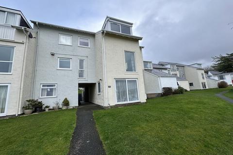 undefined, Ffordd Glyder, Y Felinheli, Gwynedd, LL56