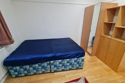 undefined, Wedmore Road, Greenford UB6