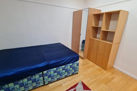 undefined, Wedmore Road, Greenford UB6