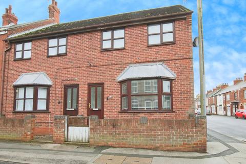 2 bedroom end of terrace house for sale, Arthur Street, Withernsea, HU19 2AB