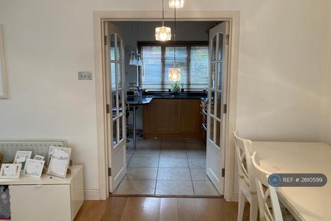3 bedroom semi-detached house to rent, Honeypot Lane, Stanmore, HA7