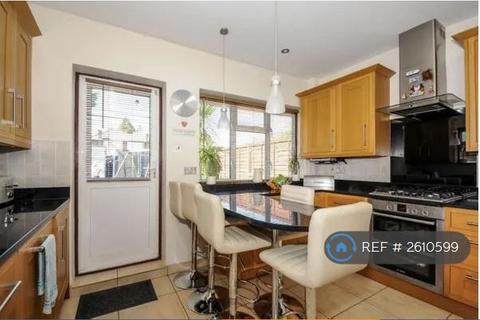 3 bedroom semi-detached house to rent, Honeypot Lane, Stanmore, HA7