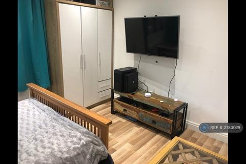 undefined, Ravenshurst Avenue, London, NW4
