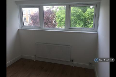 2 bedroom flat to rent, Woodland Road, London, SE19