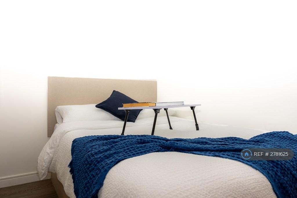Studio Bedroom