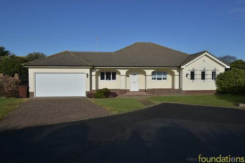 3 bedroom detached bungalow for sale, Winceby Close, Bexhill-on-Sea, TN39