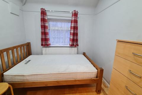 undefined, Wedmore Road, Greenford UB6