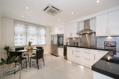 undefined, Knightsbridge, London, SW1X