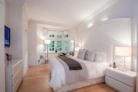 undefined, Knightsbridge, London, SW1X