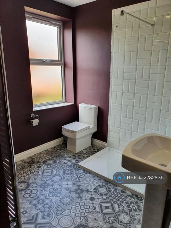 First Flor Shared Toilet And Bath