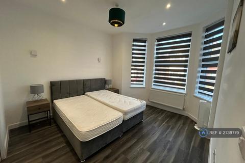 3 bedroom flat to rent, Mount Road, London, NW4