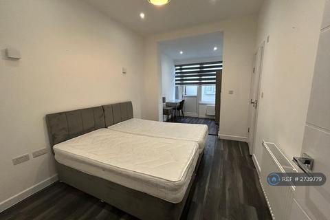 3 bedroom flat to rent, Mount Road, London, NW4