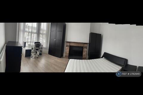 1 bedroom in a house share to rent, Kingswood Road, Goodmayes, IG3