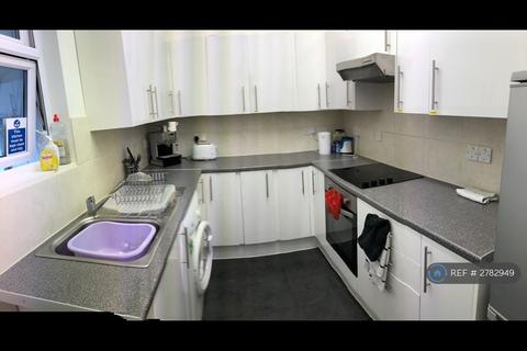 1 bedroom in a house share to rent, Kingswood Road, Goodmayes, IG3