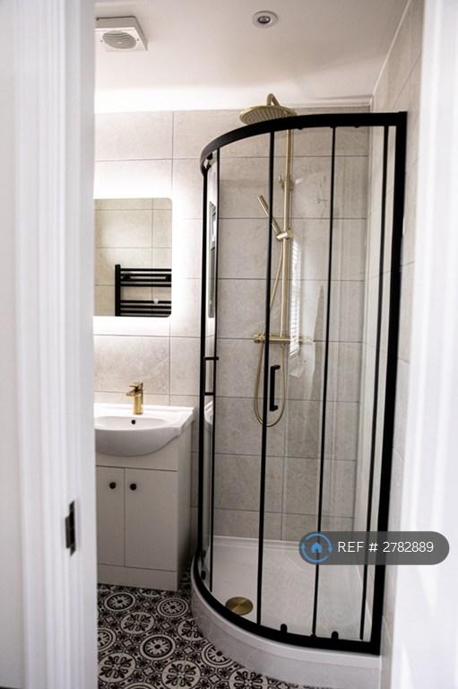 Room 5 Ensuite