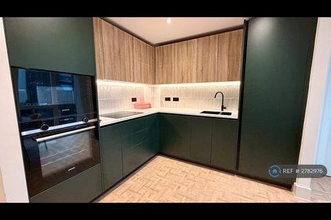 2 bedroom flat to rent, One Clapham Junction, London, SW11