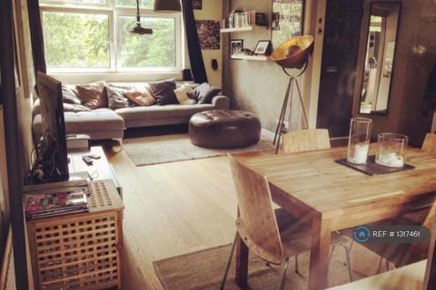 undefined, Trafalgar Drive, Walton-On-Thames, KT12