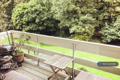 undefined, Trafalgar Drive, Walton-On-Thames, KT12