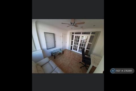1 bedroom in a house share to rent, Brent Park Road, London, NW4