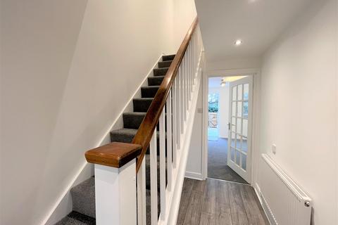 undefined, Weston Close, Warwick