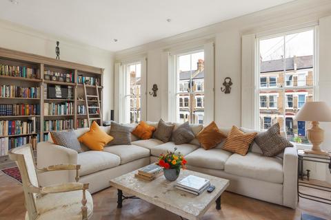 4 bedroom terraced house for sale, Trafalgar Avenue, London, SE15.