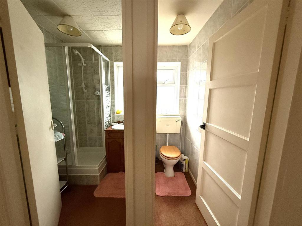 8 lans bath.jpeg