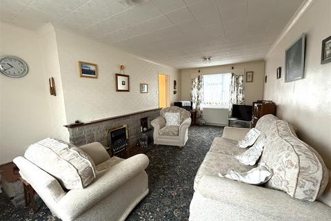 3 bedroom semi-detached house for sale, Lansbury Road, Rugeley