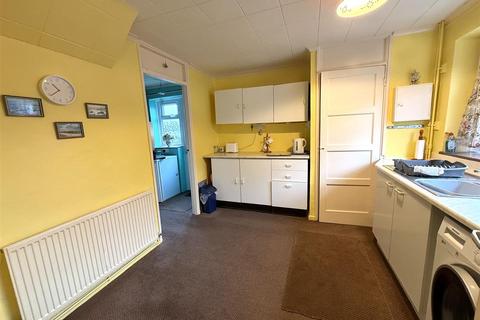 3 bedroom semi-detached house for sale, Lansbury Road, Rugeley
