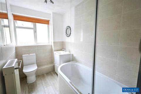 2 bedroom flat to rent, Curwen Place, Brighton
