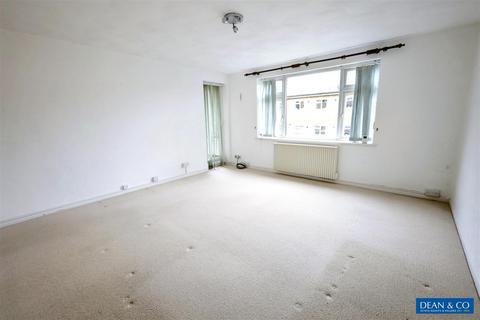 2 bedroom flat to rent, Curwen Place, Brighton