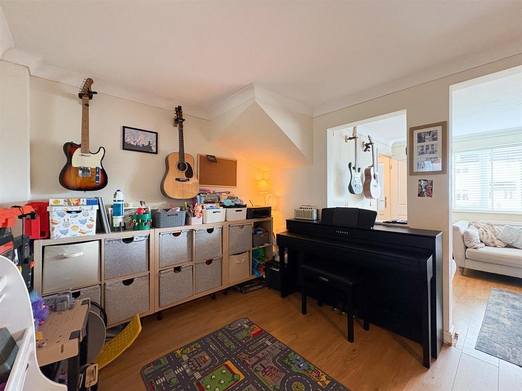Livingroom-1.jpg
