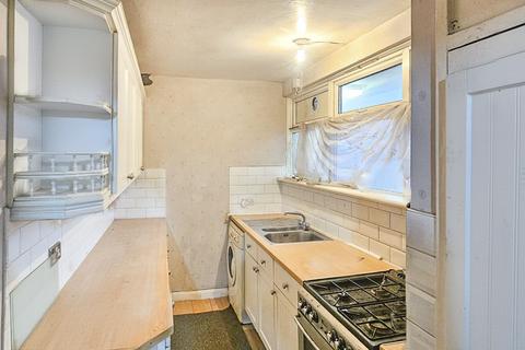 2 bedroom flat to rent, Canning Town, London, E16